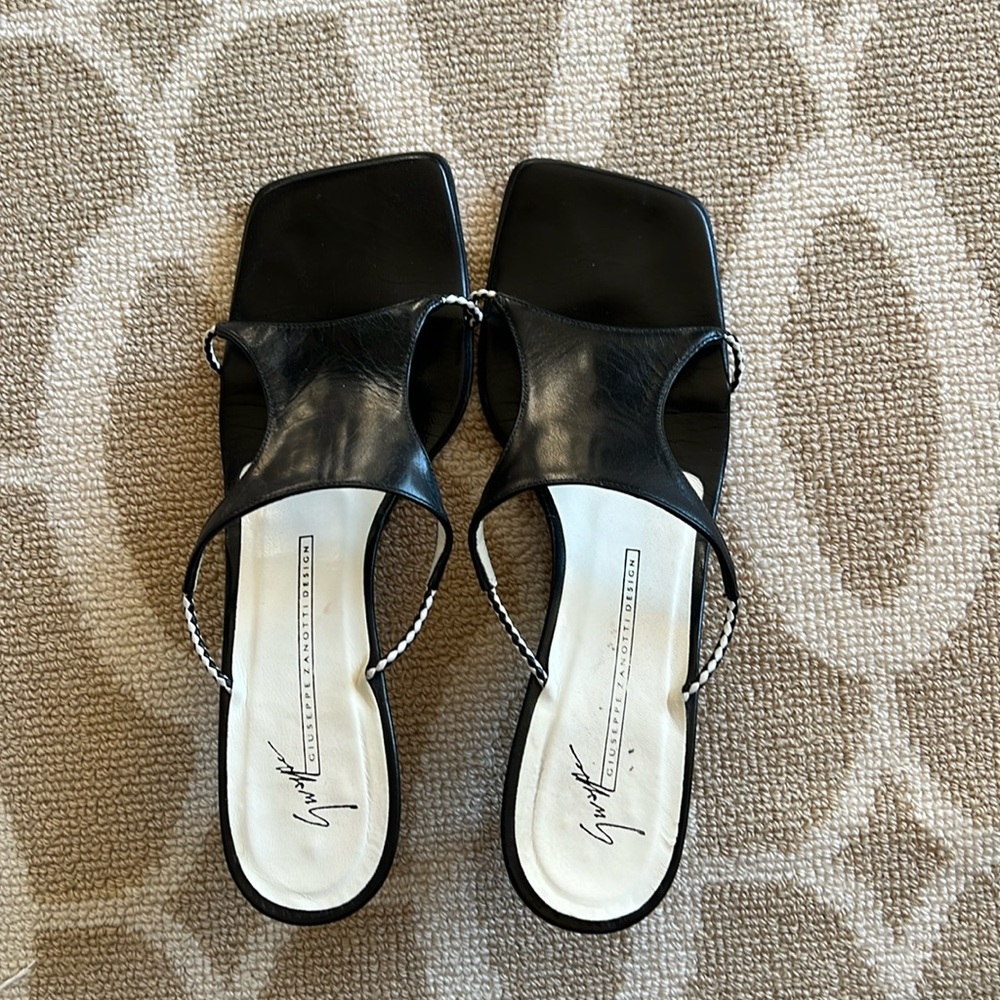 Women’s vintage black leather sandals by Giuseppe Zanotti